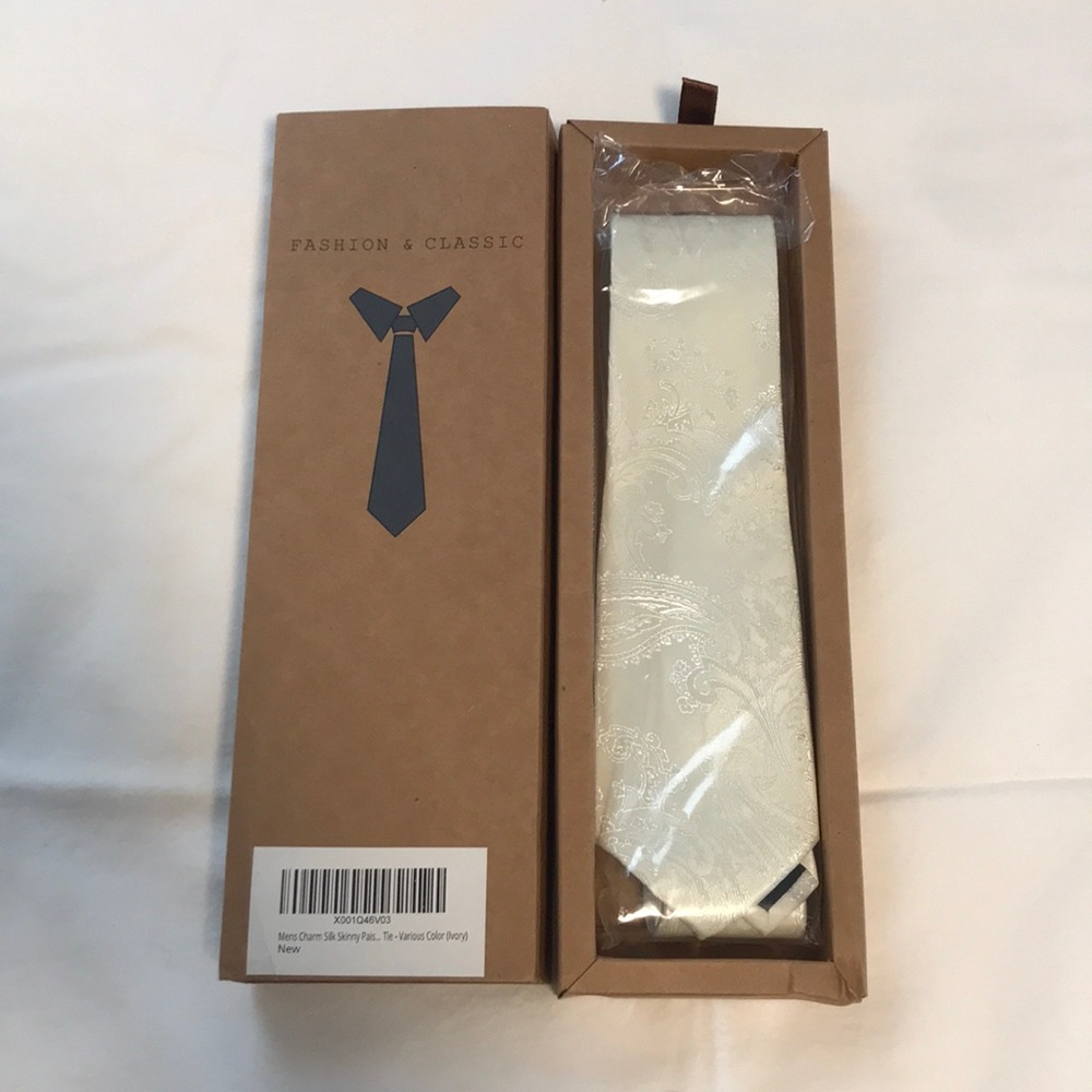 Ivory paisley skinny tie